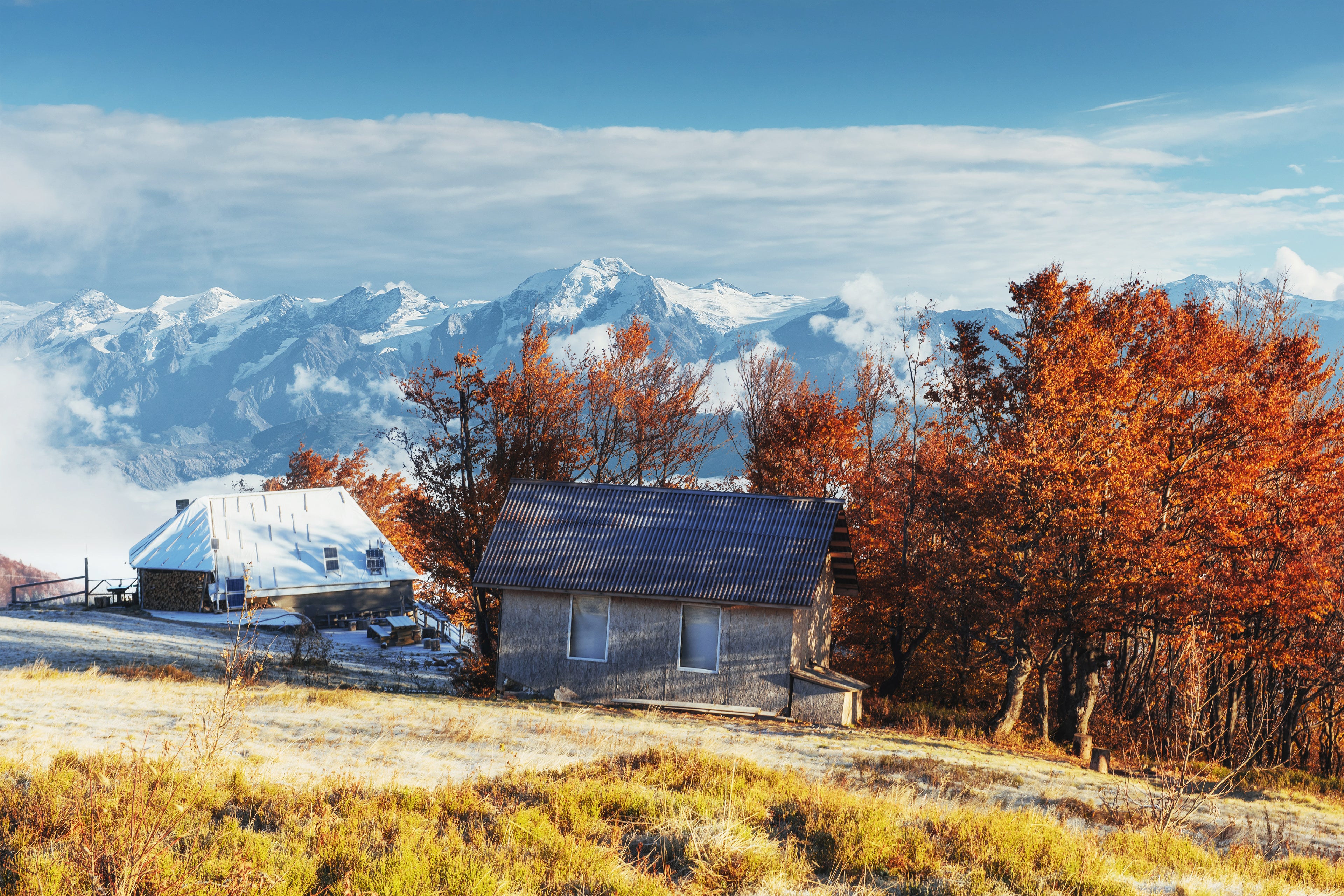 carpathian-mountain-landscape-with-wooden-farmhous